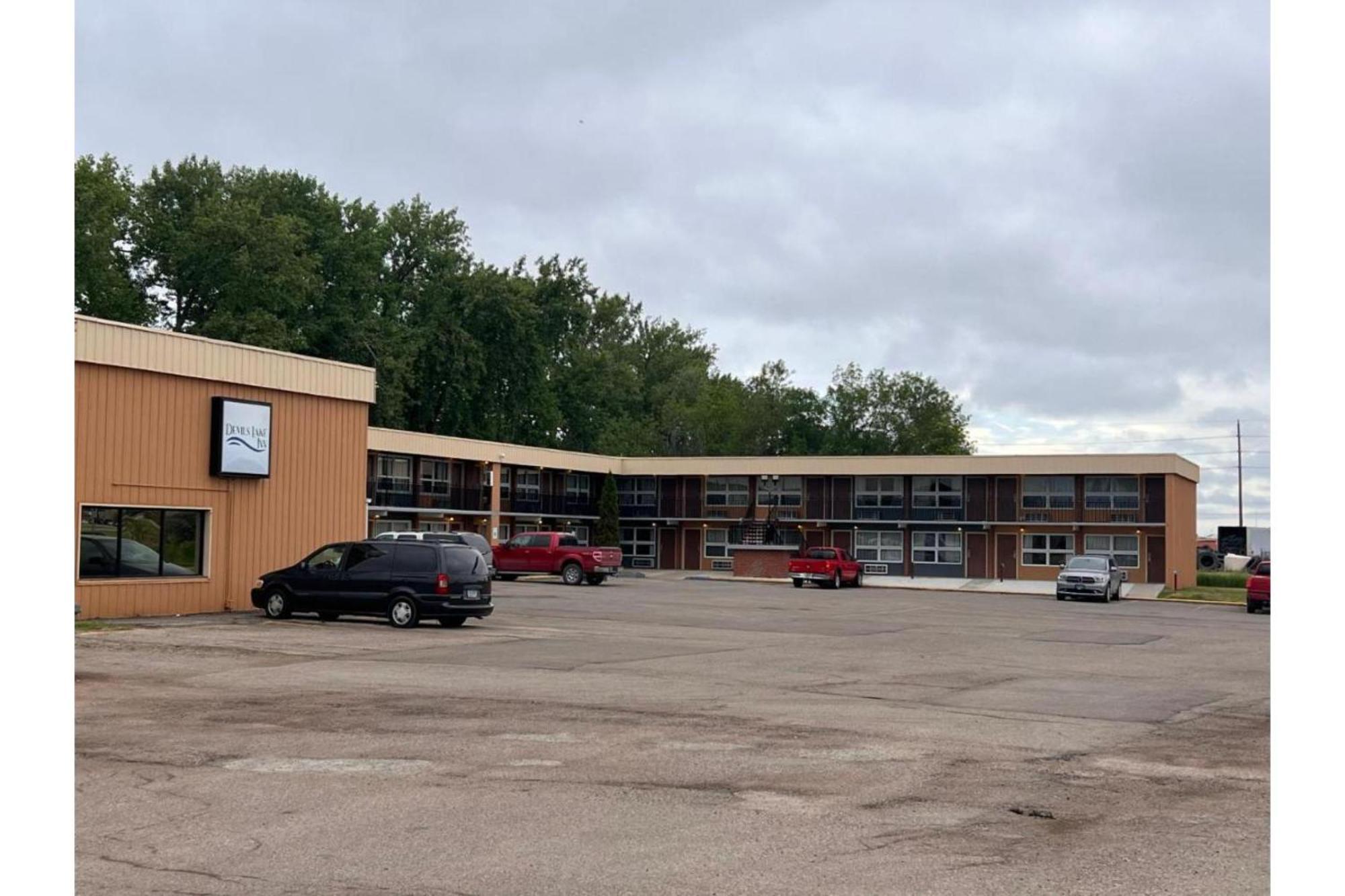 Devils Lake Inn By Oyo Near Devils Lake Regional Airport Exteriör bild