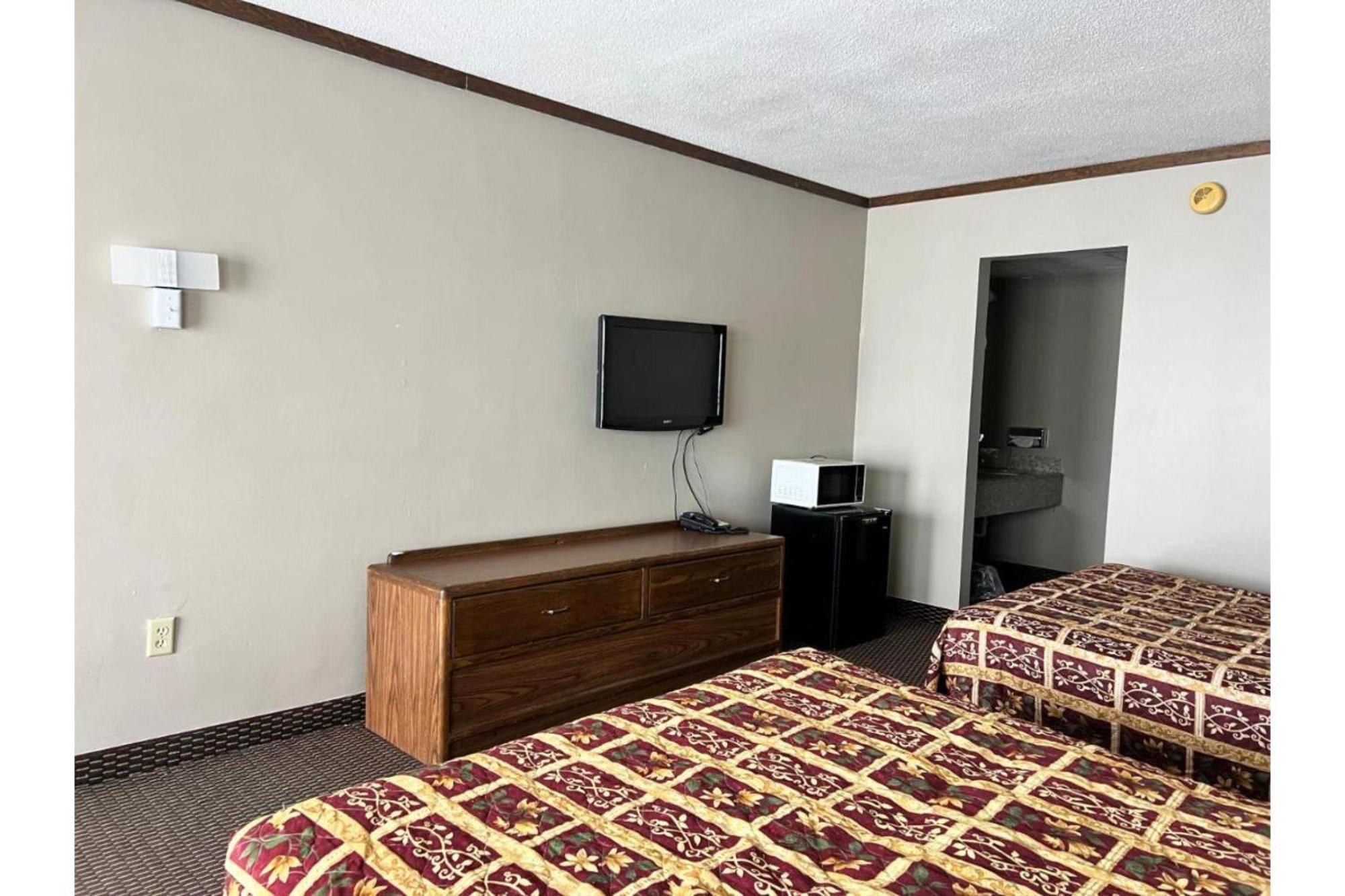 Devils Lake Inn By Oyo Near Devils Lake Regional Airport Exteriör bild
