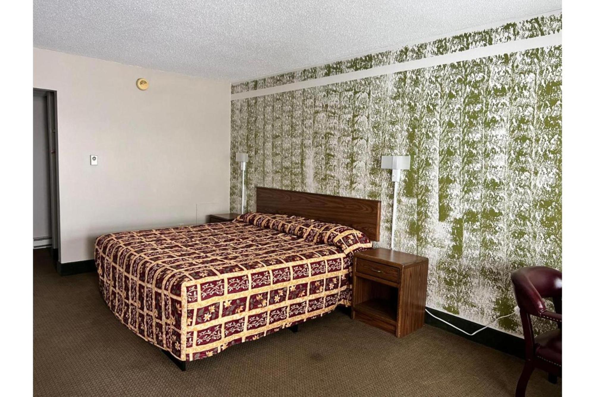 Devils Lake Inn By Oyo Near Devils Lake Regional Airport Exteriör bild
