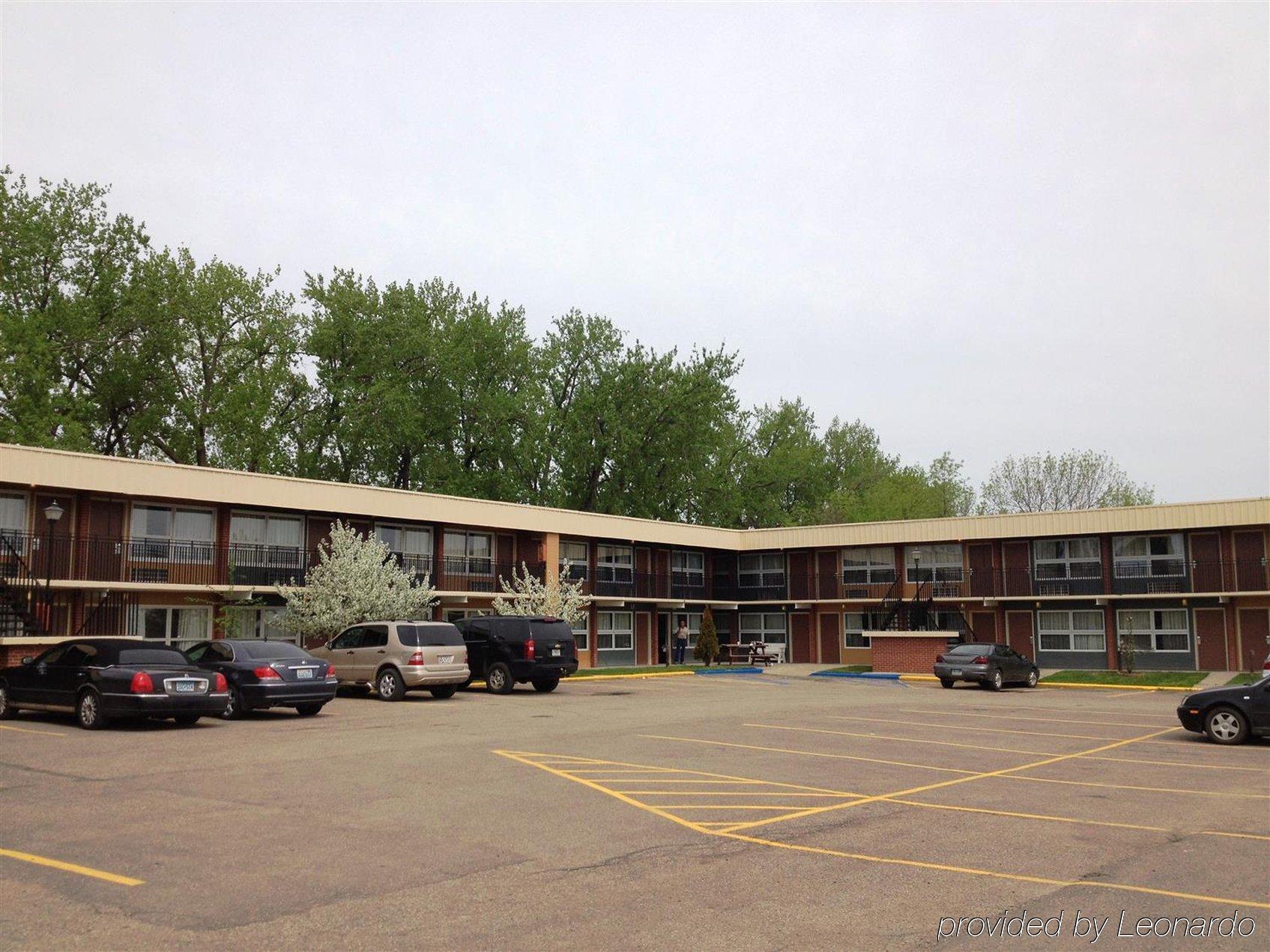 Devils Lake Inn By Oyo Near Devils Lake Regional Airport Exteriör bild
