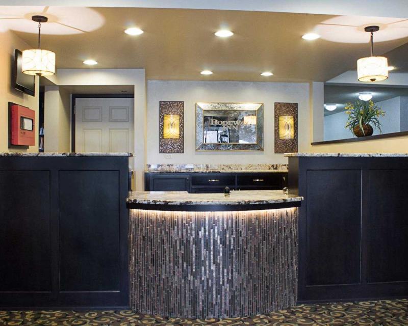 Devils Lake Inn By Oyo Near Devils Lake Regional Airport Exteriör bild