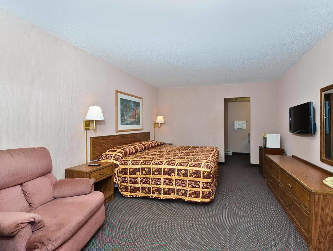 Devils Lake Inn By Oyo Near Devils Lake Regional Airport Exteriör bild