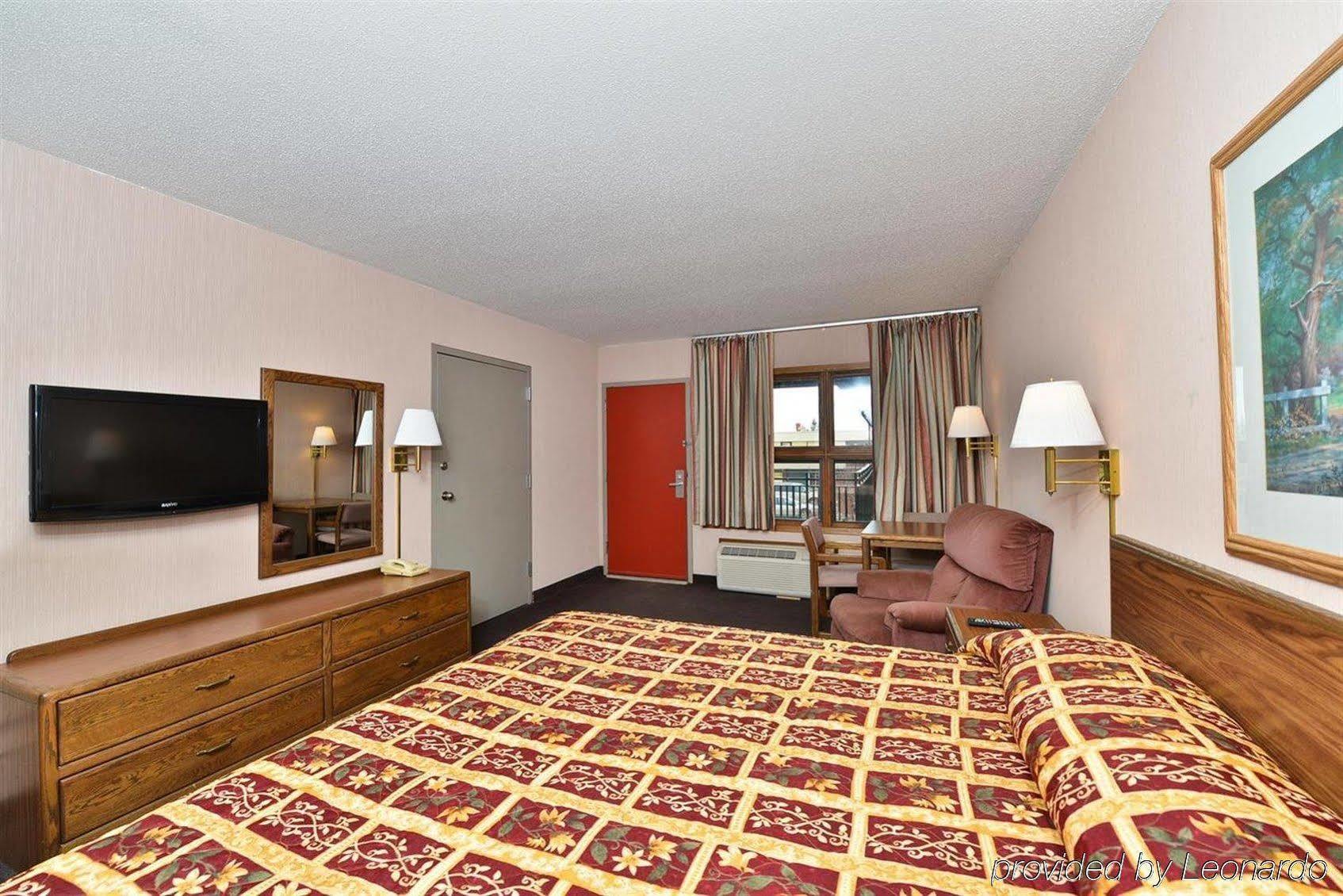 Devils Lake Inn By Oyo Near Devils Lake Regional Airport Exteriör bild